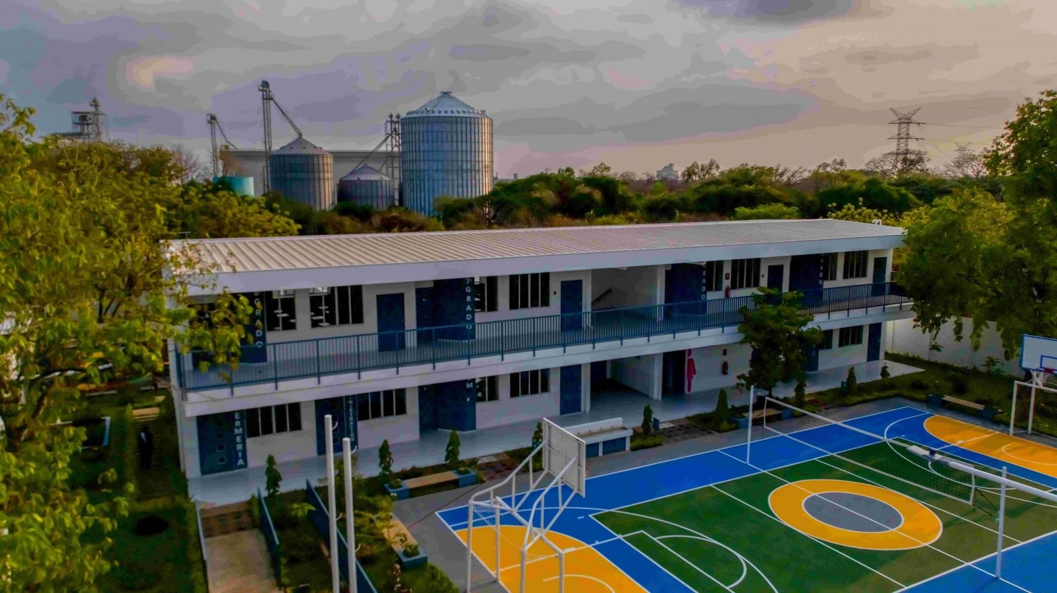 dom-entrega-escuela-con-renovadas-y-modernas-instalaciones-en-acajutla